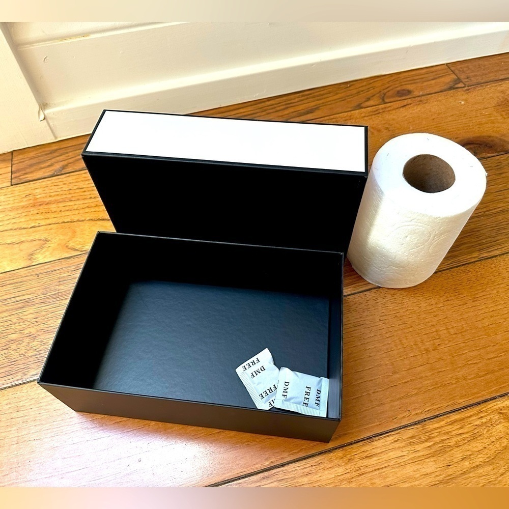 Authentic Chanel gift box - EMPTY - Picture 2 of 7